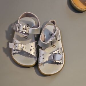 FootMates White Kids Sandals with Buckle